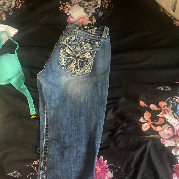 Ladies Miss Me Jeans - Picture 2 of 4